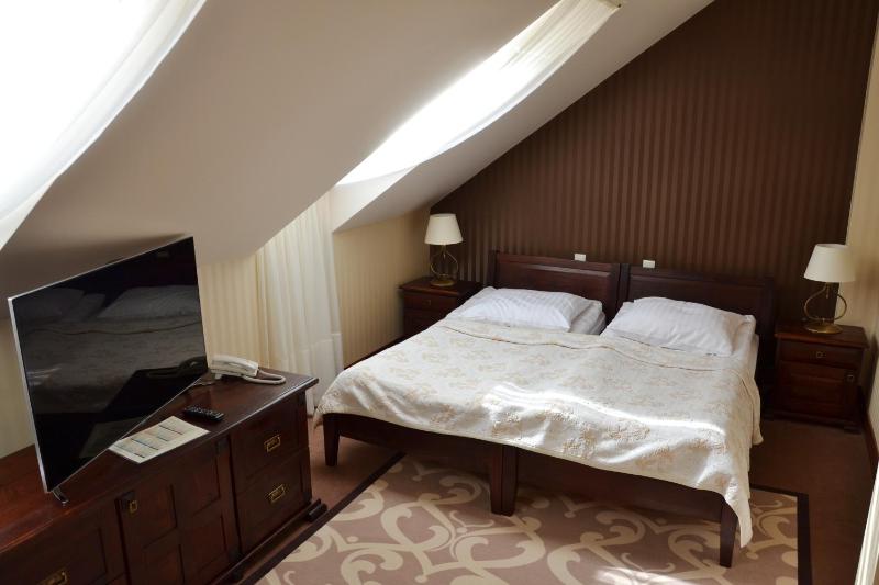 Double/Twin Room - Attic image 3