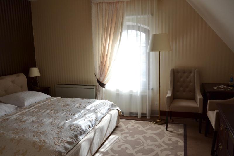 Superior King Room image 4