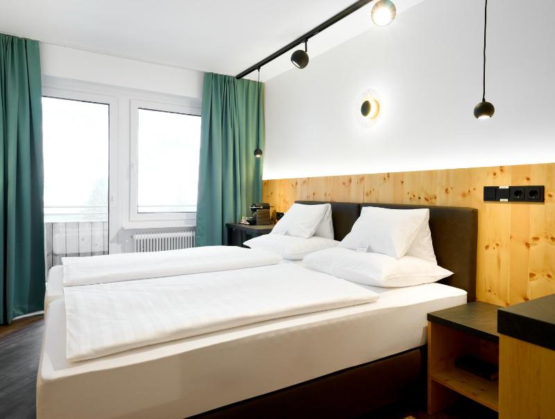 Small Double or Twin Room image 3