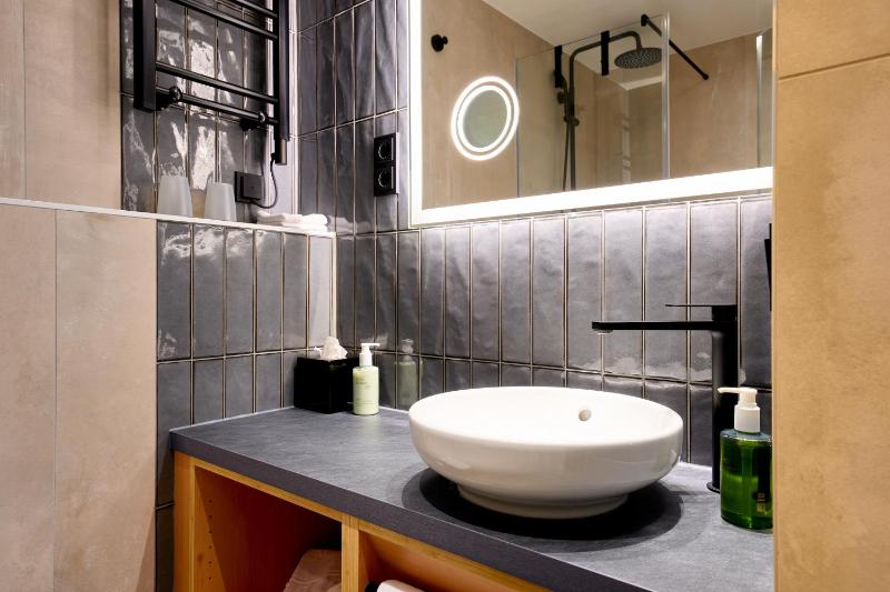 Small Double or Twin Room image 4