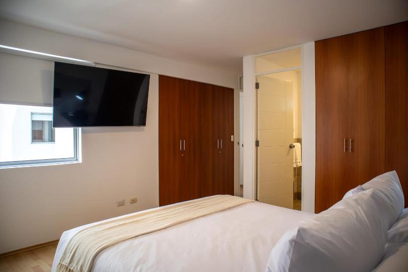 Premium 3BR in Miraflores by Wynwood House - image 5