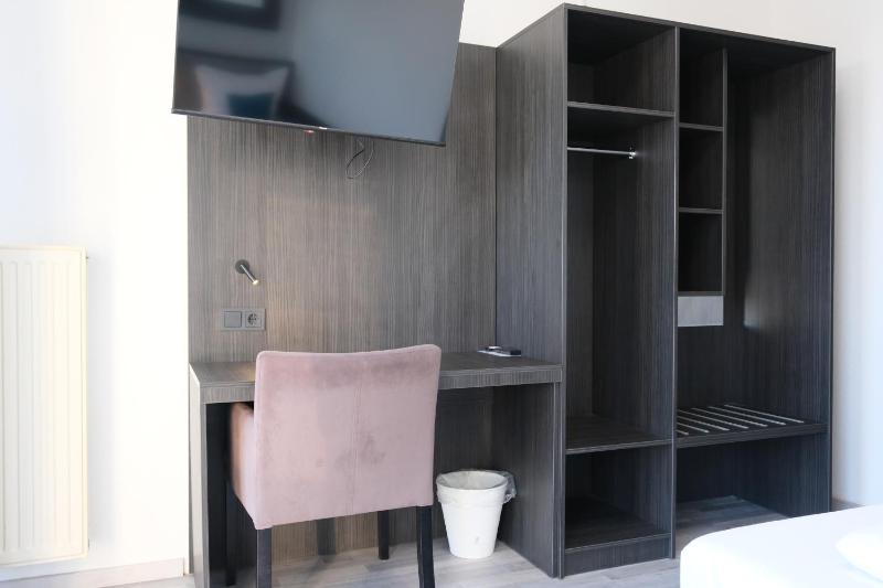 Business Single Room image 4