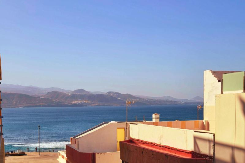 Casita Canaria Playa Beachfront Access & Lateral Ocean View With Terrace - image 13
