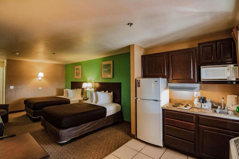 Efficiency Double Room with Two Double Beds image 3