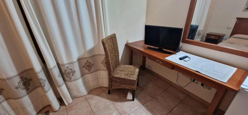 Single Room image 3