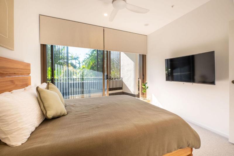 Soleil on Jonson - Luxury Byron Bay Apartment with Rooftop Pool Balcony 2 Bedrooms Above Light Years & Pixie - image 8