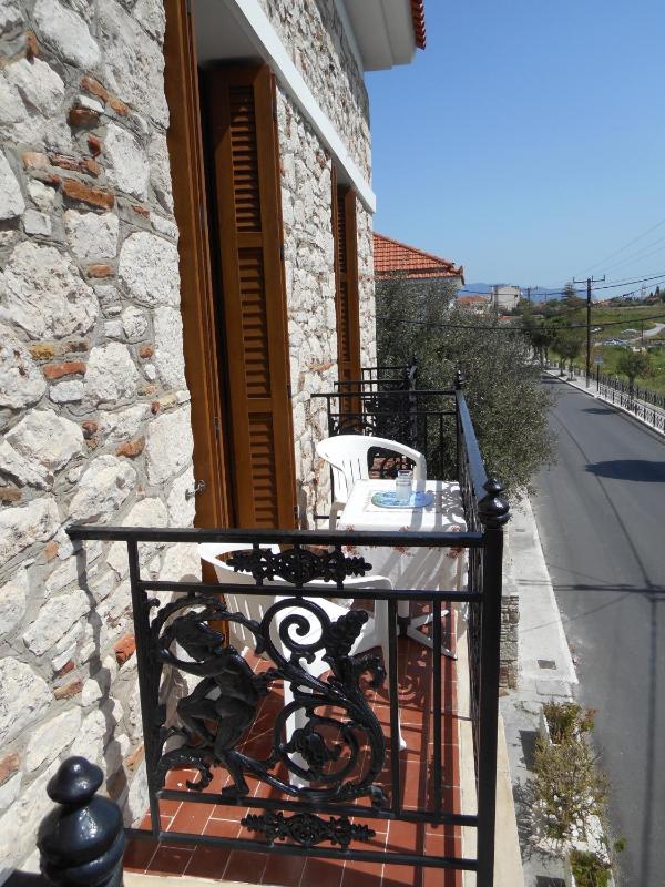 Superior Triple Room with Sea View image 2
