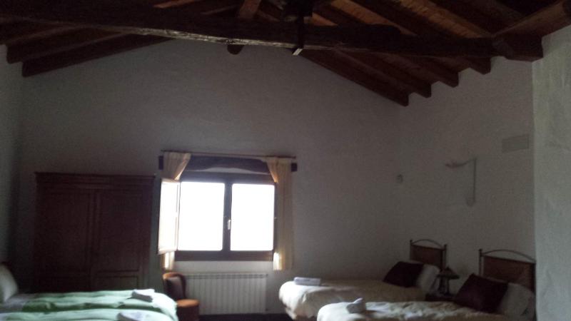 Quadruple Room with Mountain View image 4