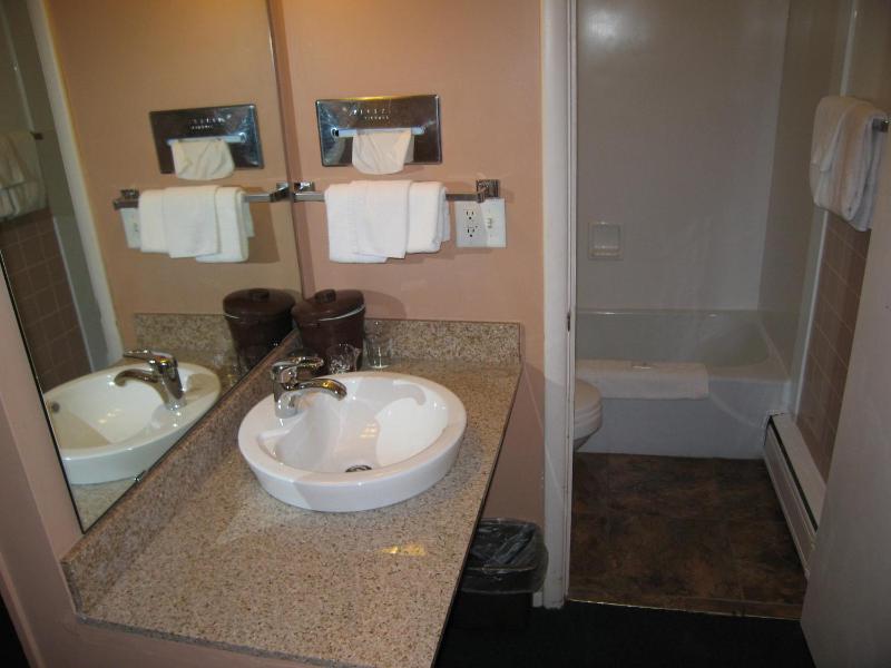 Double Room with Two Double Beds - Non-Smoking image 2