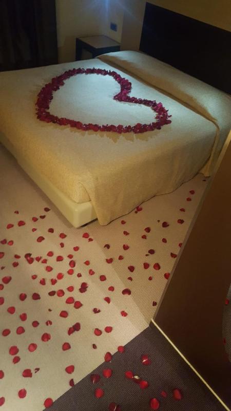 Basic Double Room image 3