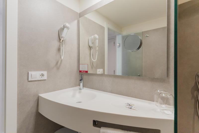 Double Room for single use image 4