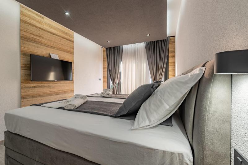 CROWONDER Villa Travera 3 with Heated Swimming Pool - CROWONDER LUXURY RENT - image 24