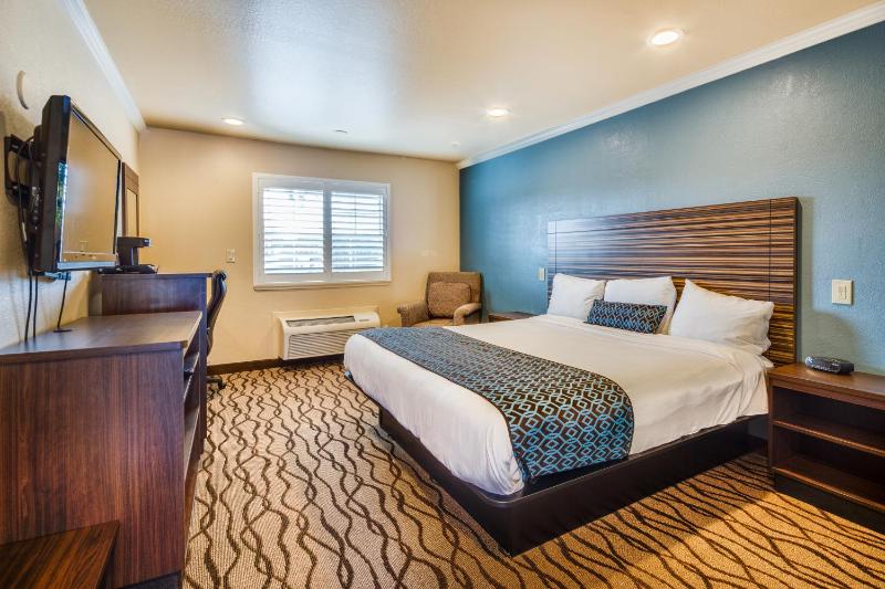 King Room image 3