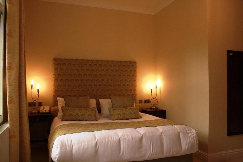 Best Western Plough and Harrow Hotel - image 29