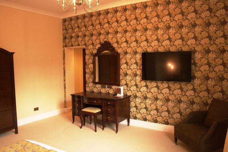 Best Western Plough and Harrow Hotel - image 43