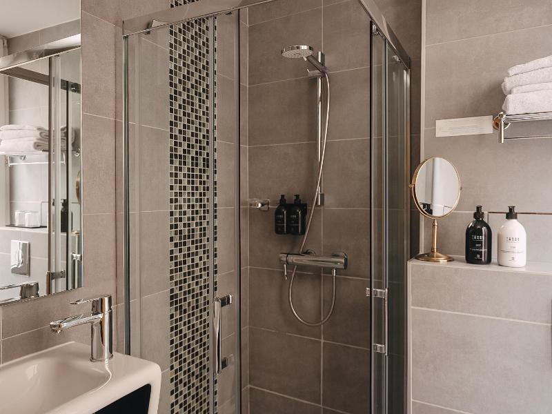 Superior Twin or Double Room image 3