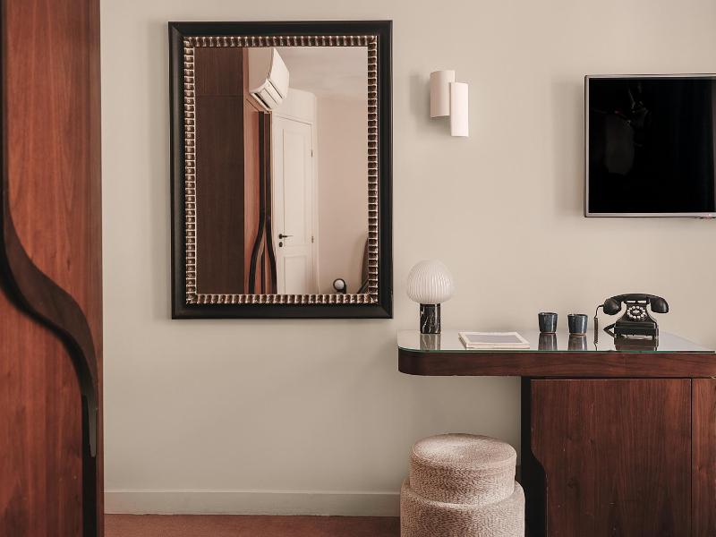 Deluxe Triple Room image 3