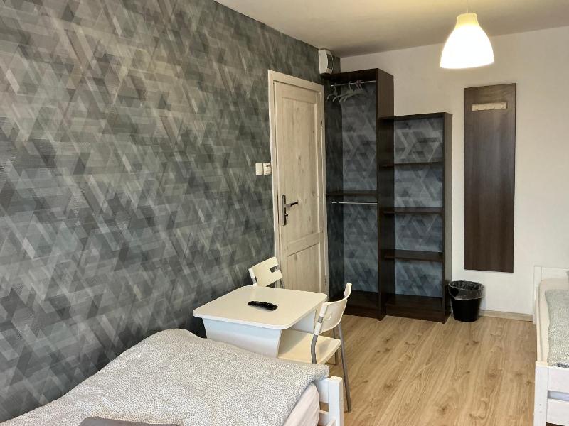 Triple Room with Shared Bathroom image 4