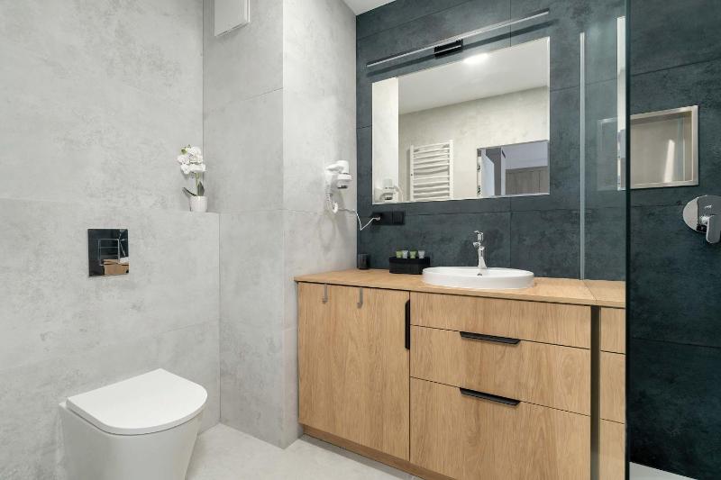 Comfortable Apartment with Air Conditioning by Renters Prestige - image 14