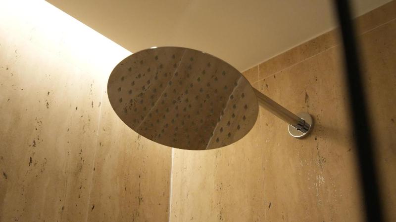 diVin Luxury Suites - image 8