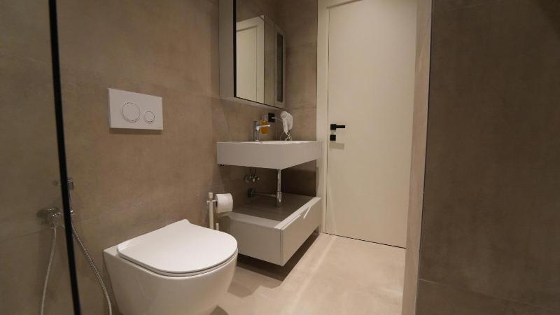 diVin Luxury Suites - image 16