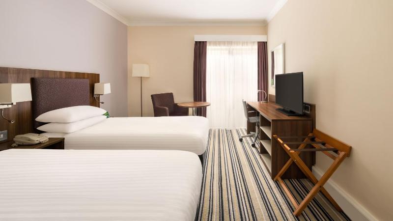 Standard Room with Two Single Beds image 1