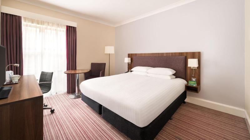 Standard Room image 4