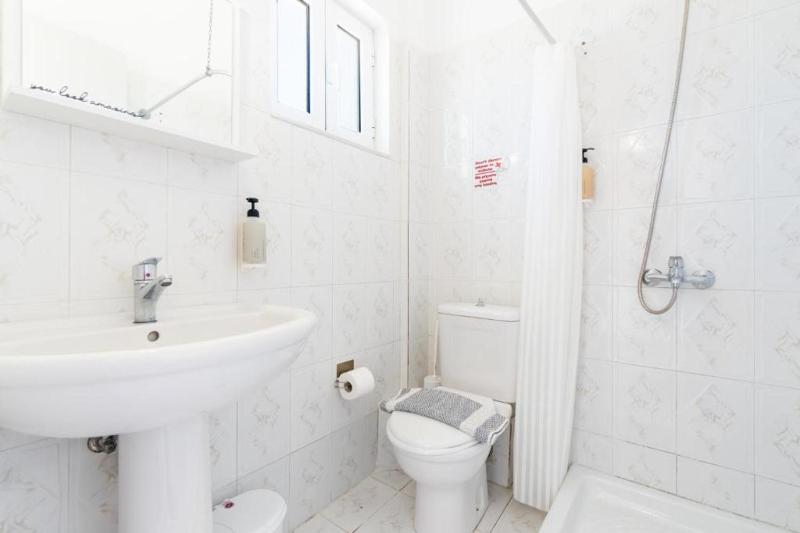 Double or Twin Room with Side Sea View image 4