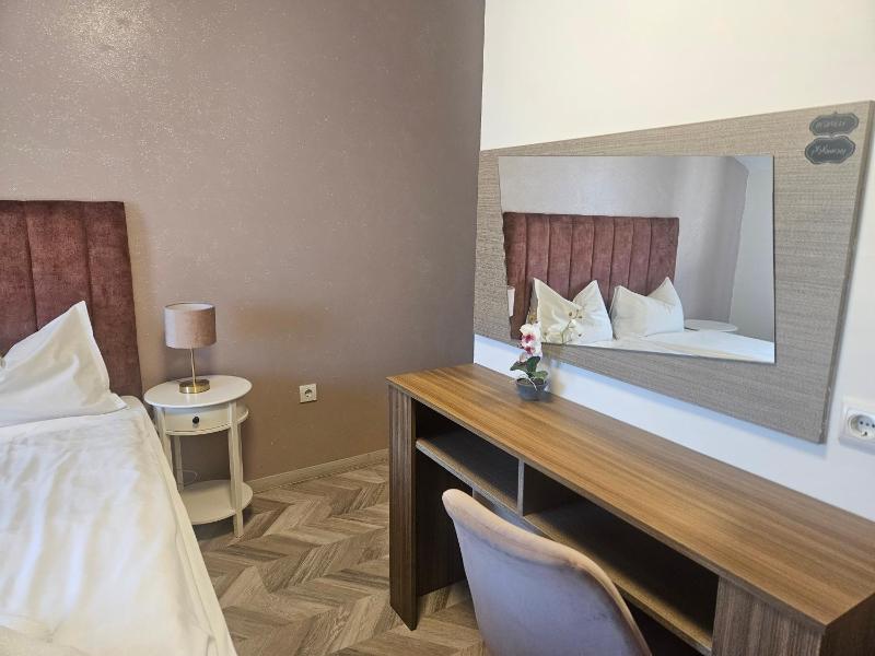 Double Room - No Balcony image 3