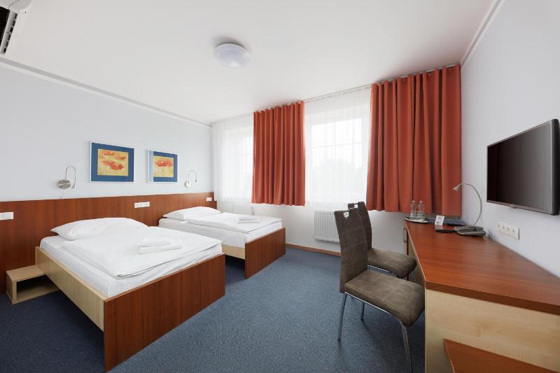 Superior Double or Twin Room image 4