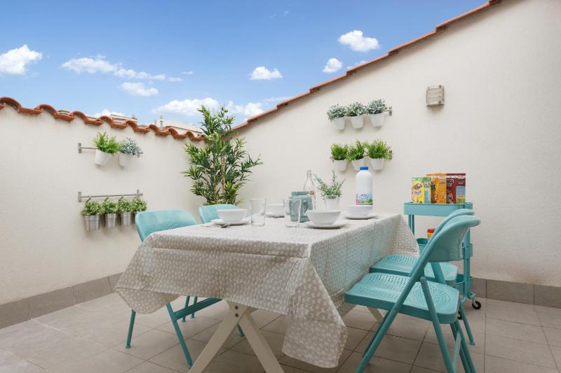 Four-Bedroom Apartment image 2
