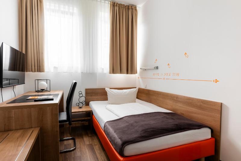 Standard Single Room image 1