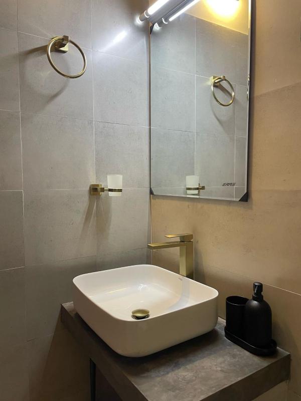 Mount Airy Kandy - image 12