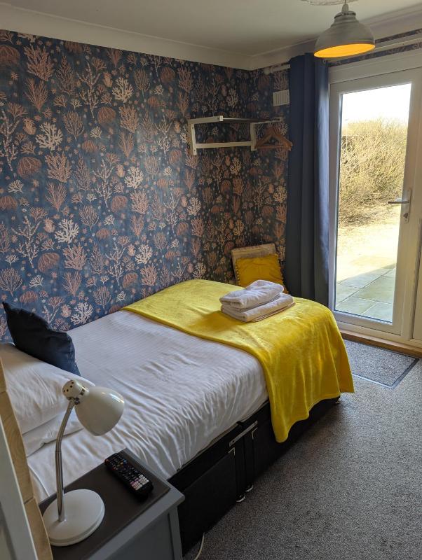 Single Room image 3