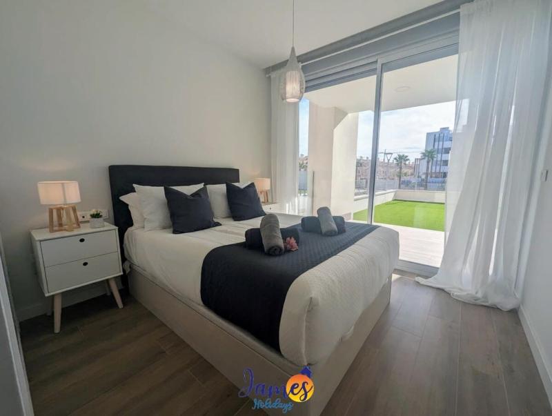 Modern Ground floor Apartment with Com Pool EB12 - image 10