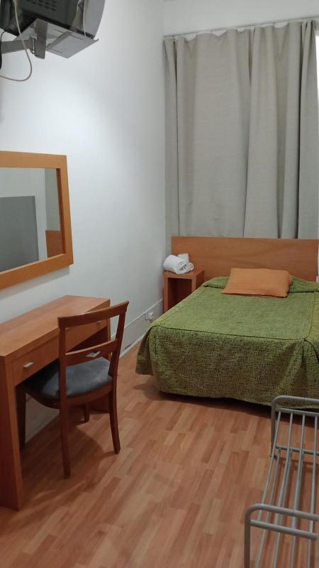 Single Room with Shared Bathroom image 4