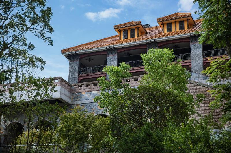 Chongqing Manque Mansion Century Old Republic Style & River View Free Custom Photoshoot Free Breakfast & 131 Skydeck Ticket - image 9