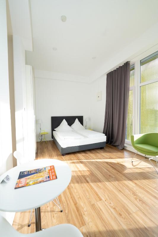 Economy Double Room image 2