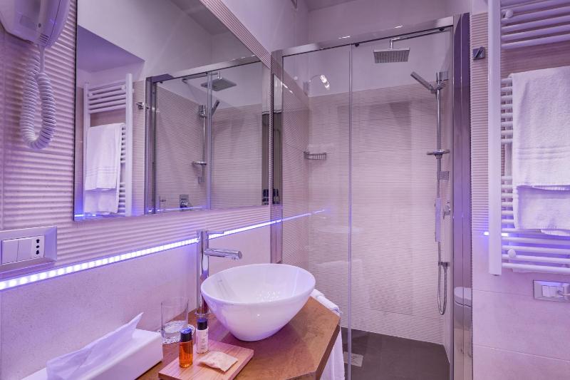 Shali Luxury Suite Spagna - image 10