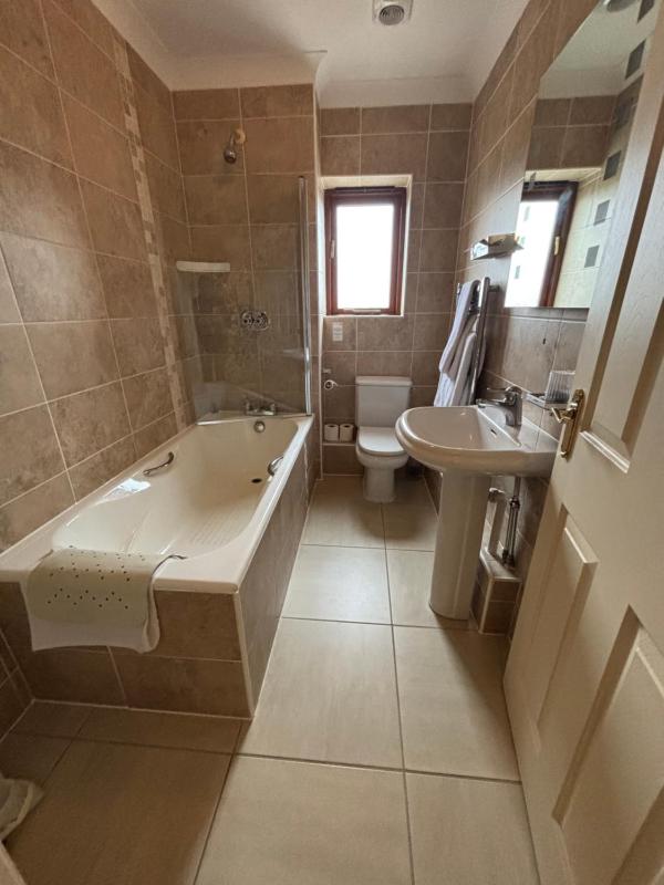 Superior Double Room with Bath image 3