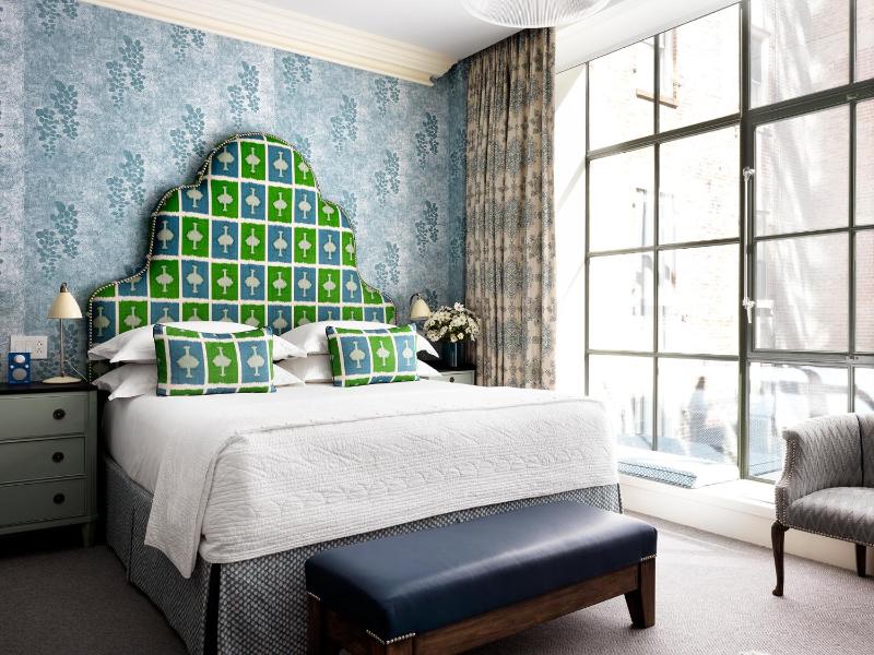 Luxury King Room image 2