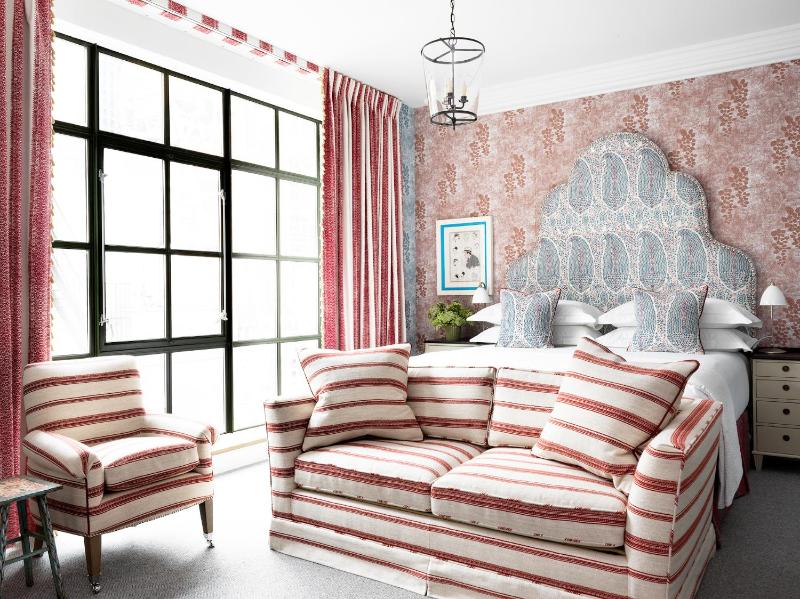 Junior Terrace Suite image 2