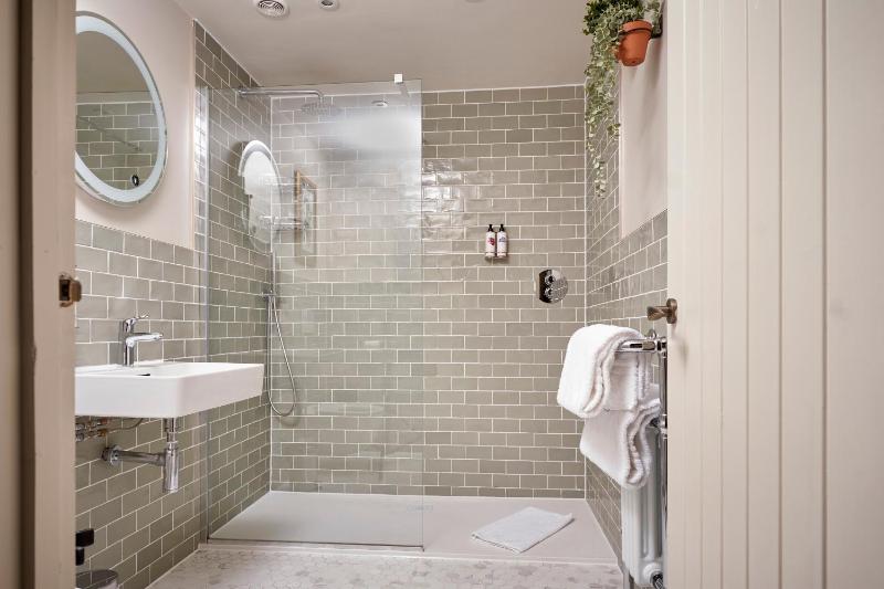 Superior Suite image 4
