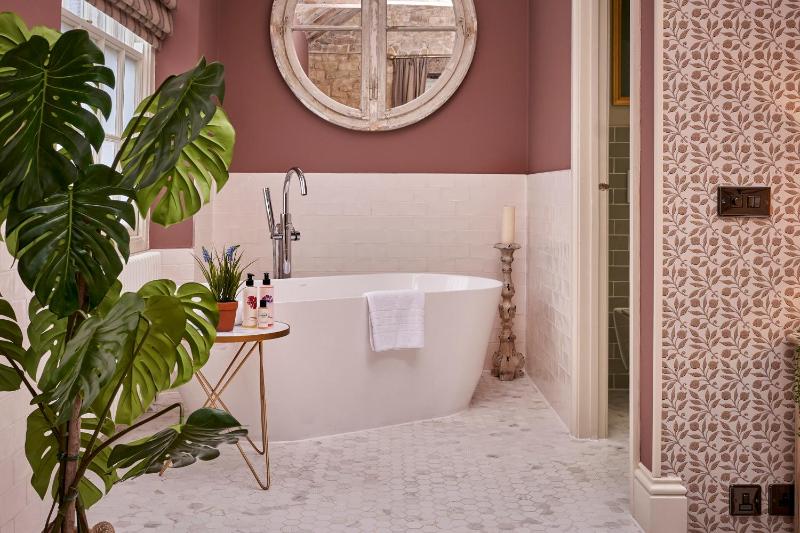 Superior Suite image 3