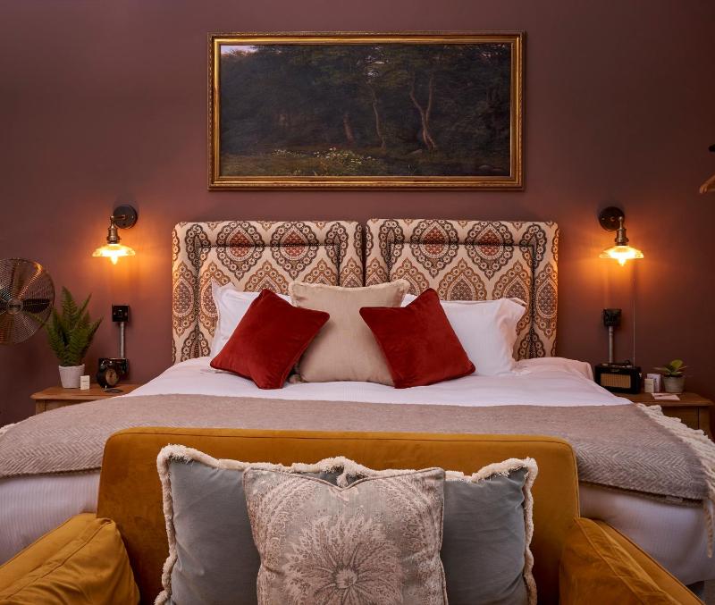 Superior Suite image 2