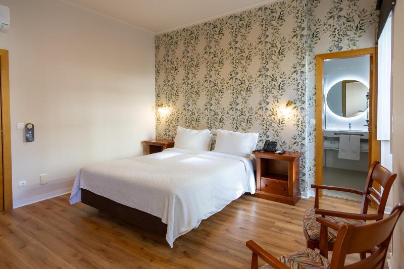 Double Room image 2