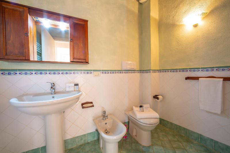 One Bedroom Apartment with Terrace image 3