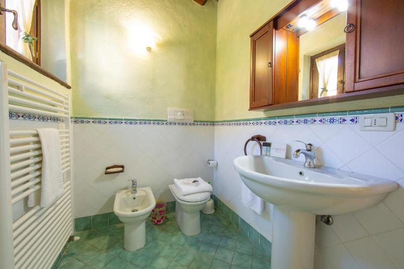 Two Bedroom Apartment with Lake View 2 image 3