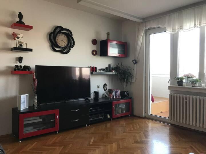 Recently renovated ROOMnot the whole apartmentwith Danube view - image 6