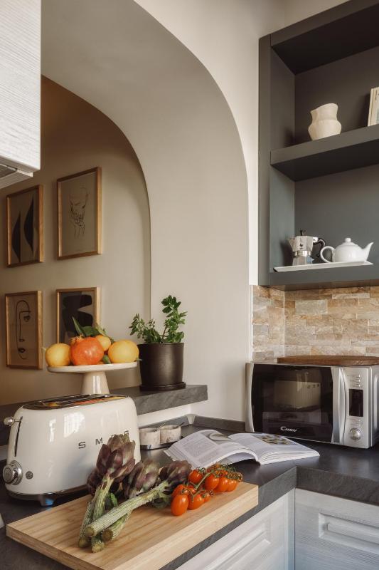 Luxury Two-Bedroom Apartment - Separate Building image 2